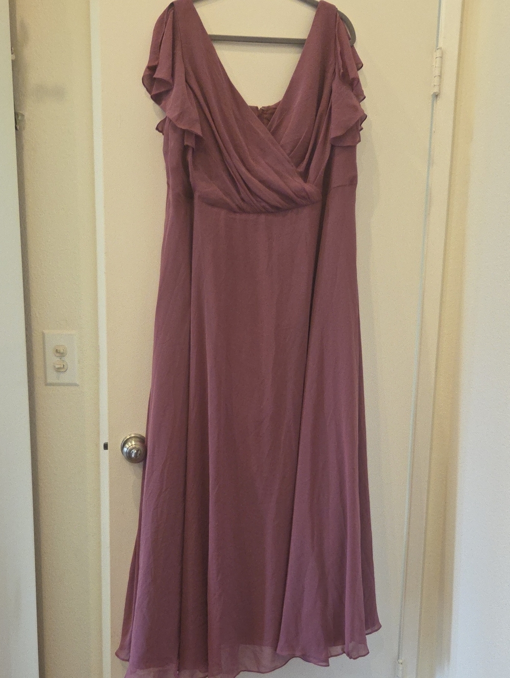 Davids Bridal Elegant Mauve V-Neck Maxi Dress with Flutter Sleeves